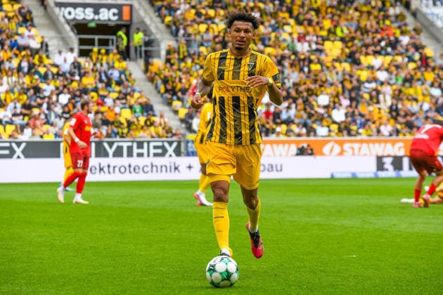 Joel da Silva Kiala Alemannia Aachen, age 37, with the ball, game scene, cutout, full body, single frame, action, September 12, 2026, Aachen, Germany, soccer, 3rd League, TSV Alemannia Aachen vs. Jahn Regensburg, soccer, 3rd Division, TSV Alemannia Aachen vs. Jahn Regensburg, DFB and DFL regulations prohibit any use of photographs as image sequences and or quasi-video xmhx