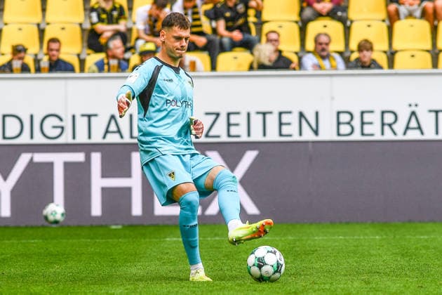 Stefan Bajic, goalkeeper for Alemannia Aachen, 23, on the ball, game scene, cutout, full-body, single image, action, 12 09 2026, Aachen, Germany, soccer, 3rd Division, TSV Alemannia Aachen vs. Jahn Regensburg, soccer, 3rd League, TSV Alemannia Aachen vs. Jahn Regensburg, DFB and DFL regulations prohibit any use of photographs as image sequences and or quasi-video xmhx