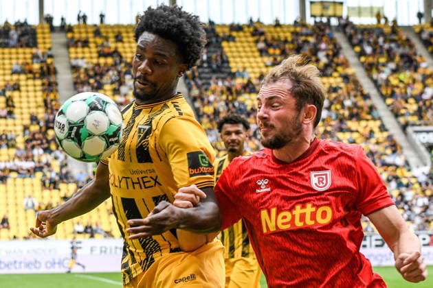 From left: Gideon Jung (Alemannia Aachen), 21; Lucas Hermes (Jahn Regensburg), 27; header; aerial duel; action; September 12, 2026; Aachen, Germany; soccer; 3rd Division; TSV Alemannia Aachen vs. Jahn Regensburg, soccer, 3. Liga, TSV Alemannia Aachen vs. Jahn Regensburg, DFB and DFL regulations prohibit any use of photographs as image sequences and or quasi-video xmhx