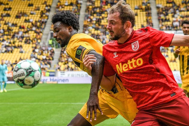 From left: Gideon Jung (Alemannia Aachen), 21; Lucas Hermes (Jahn Regensburg), 27; header; aerial duel; action; September 12, 2026; Aachen, Germany; soccer; 3rd Division; TSV Alemannia Aachen vs. Jahn Regensburg, soccer, 3. Liga, TSV Alemannia Aachen vs. Jahn Regensburg, DFB and DFL regulations prohibit any use of photographs as image sequences and or quasi-video xmhx