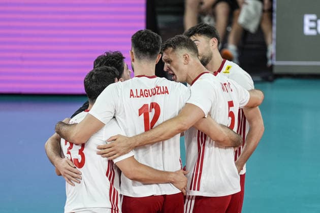 Turkiye v France - CEV EuroVolley 2026 Men CLUJ-NAPOCA, ROMANIA - SEPTEMBER 12: Turkiye players celebrate during the CEV EuroVolley 2026 Pool D match between Turkiye and France at BT Arena in Cluj-Napoca, Romania, on September 12, 2026. Osmancan Gurdogan Anadolu Cluj Romania. Editorial use only. Please get in touch for any other usage.  Copyright: x2026xAnadoluxOsmancanxGurdoganx
