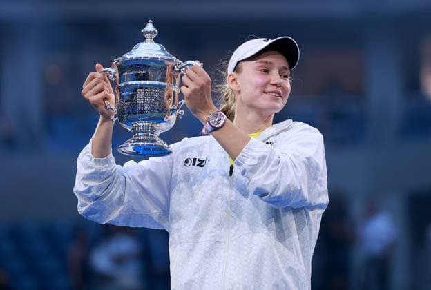 Elena Rybakina of Kazakhstan celebrates with the trophy 2026 US Open, Day Fourteen, USTA Billie Jean King National Tennis Center, New York, USA - 12 Sep 2026New York USTA Billie Jean King National T New York (NY) United States of America EDITORIAL USE ONLY No use with unauthorised audio, video, data, fixture lists, club league logos or live services. Online in-match use limited to 120 images, no video emulation. No use in betting, games or single club league player publications.  Copyright: xEllaxLing Shutterstockx 17140165bs