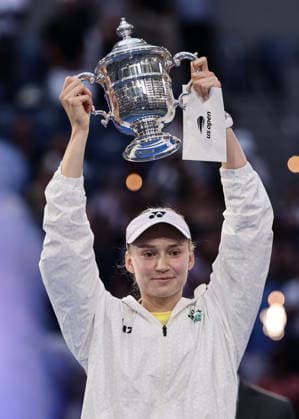 Elena Rybakina (KAZ), Award Ceremony, Presentation, U.S. Open Championships, Billie Jean King National Tennis Center, Flushing Meadows, New York, USA Copyright: xJuergenxHasenkopfx