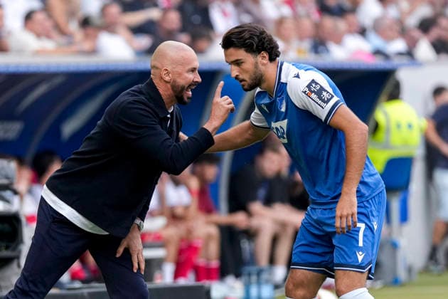 v.li.: Christian Ilzer (Trainer, Cheftrainer, Hoffenheim) und Leon Avdullahu (Hoffenheim, 7), im Gespräch, Diskussion auf dem Spielfeld, Action, Aktion, Spielszene, gibt seinem Spieler Anweisungen, gestikuliert, mit den Armen gestikulieren, 12.09.2026, Sinsheim (Deutschland), Fussball, Bundesliga, TSG 1899 Hoffenheim - VfB Stuttgart, DFB DFL REGULATIONS PROHIBIT ANY USE OF PHOTOGRAPHS AS IMAGE SEQUENCES AND OR QUASI-VIDEO. *** From left: Christian Ilzer, coach, head coach, Hoffenheim and Leon Avdullahu of Hoffenheim, 7, in conversation, discussion on the field, action, game scene, giving instructions to his player, gesturing, gesturing with his arms, September 12, 2026, Sinsheim, Germany, soccer, Bundesliga, TSG 1899 Hoffenheim vs. VfB Stuttgart, DFB and DFL regulations prohibit any use of photographs as image sequences and or quasi-video xozx