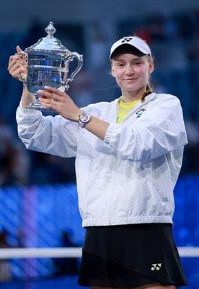 Elena Rybakina of Kazakhstan celebrates with the trophy 2026 US Open, Day Fourteen, USTA Billie Jean King National Tennis Center, New York, USA - 12 Sep 2026New York USTA Billie Jean King National T New York (NY) United States of America EDITORIAL USE ONLY No use with unauthorised audio, video, data, fixture lists, club league logos or live services. Online in-match use limited to 120 images, no video emulation. No use in betting, games or single club league player publications.  Copyright: xEllaxLing Shutterstockx 17140165ce