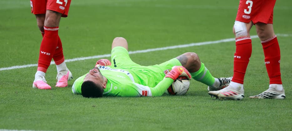 12.09.26 TSG 1899 Hoffenheim - VfB Stuttgart Deutschland, Sinsheim, 12.09.2026, Fussball, Bundesliga, Saison 2026 2027, TSG 1899 Hoffenheim - VfB Stuttgart: Fabian Bredlow (VfB Stuttgart). *** September 12, 2026 TSG 1899 Hoffenheim vs. VfB Stuttgart Germany, Sinsheim, September 12, 2026, Soccer, Bundesliga, 2026–2027 season, TSG 1899 Hoffenheim vs. VfB Stuttgart, Fabian Bredlow, VfB Stuttgart