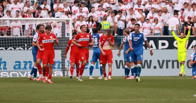 12.09.26 TSG 1899 Hoffenheim - VfB Stuttgart Deutschland, Sinsheim, 12.09.2026, Fussball, Bundesliga, Saison 2026 2027, TSG 1899 Hoffenheim - VfB Stuttgart: Team Mannschaft Spieler VfB Stuttgart Enttäuschung nach Spielende. *** September 12, 2026 TSG 1899 Hoffenheim vs. VfB Stuttgart Germany, Sinsheim, September 12, 2026, Soccer, Bundesliga, 2026–2027 Season, TSG 1899 Hoffenheim vs. VfB Stuttgart: Team, Squad, Players; VfB Stuttgart Disappointed After the Match