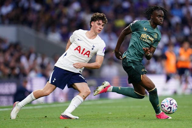 Premier League: Tottenham Hotspur v Everton Tyrique George of Everton drives with the ball under pressure from Archie Gray of Tottenham Hotspur during the Premier League match Tottenham Hotspur vs Everton at Tottenham Hotspur Stadium, London, United Kingdom on 12 September 2026 (Photo by Harvey Murphy News Images) Copyright: xHarveyxMurphy NewsxImagesx