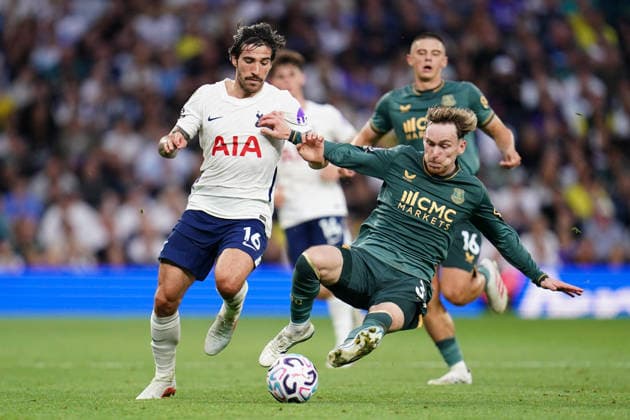 Premier League: Tottenham Hotspur v Everton James Garner of Everton wins battle against Sandro Tonali of Tottenham Hotspur during the Premier League match Tottenham Hotspur vs Everton at Tottenham Hotspur Stadium, London, United Kingdom on 12 September 2026 (Photo by Harvey Murphy News Images) Copyright: xHarveyxMurphy NewsxImagesx