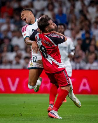 Real Madrid CF v Rayo Vallecano de Madrid - LaLiga EA Sports 2026 27 Kylian Mbappe of Real Madrid CF (L) receives a foul from Unai Lopez (R) of Rayo Vallecano during the LaLiga EA Sports football match between Real Madrid CF and Rayo Vallecano de Madrid at Estadio Bernabeu on September 12, 2026 in Madrid, Spain. Madrid Estadio Bernabeu Madrid Spain Copyright: xAlbertoxGardinx AGardin_20260912_Foot_Liga_Rea_Mad_Rayo_0102