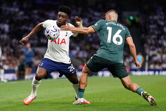 Premier League: Tottenham Hotspur v Everton Mohammed Kudus of Tottenham Hotspur and Vitaliy Mykolenko of Everton battle during the Premier League match Tottenham Hotspur vs Everton at Tottenham Hotspur Stadium, London, United Kingdom on 12 September 2026 (Photo by Harvey Murphy News Images) Copyright: xHarveyxMurphy NewsxImagesx