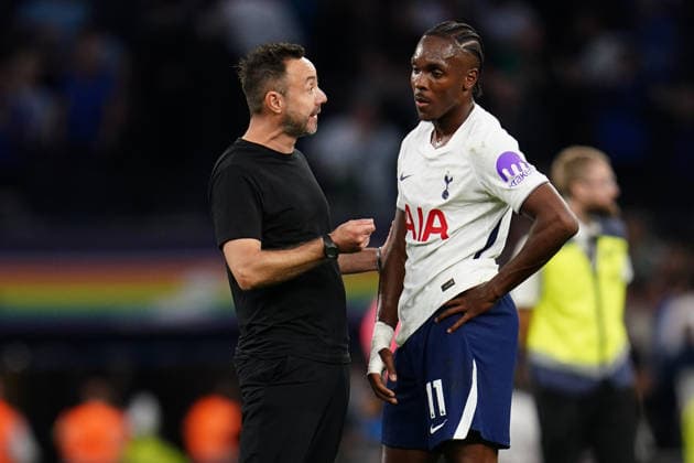 Premier League: Tottenham Hotspur v Everton Roberto De Zerbi manager of Tottenham Hotspur and Mathys Tel of Tottenham Hotspur at full time during the Premier League match Tottenham Hotspur vs Everton at Tottenham Hotspur Stadium, London, United Kingdom on 12 September 2026 (Photo by Harvey Murphy News Images) Copyright: xHarveyxMurphy NewsxImagesx