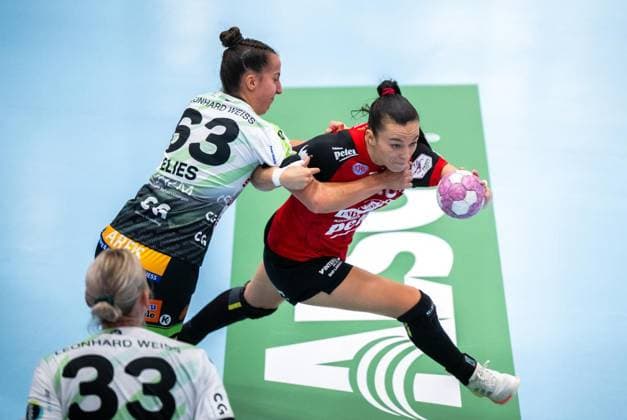 WOMEN S HANDBALL 2026–2027 3RD BUNDESLIGA, MATCHDAY 1: THC FRISCH AUF GÖPPINGEN ** FOR EDITORIAL PURPOSES ONLY ** EDITORIAL USE ONLY ** p 12 09 2026 Bad Langensalza Women’s Handball 1st Bundesliga Women’s Season 2026–2027 Salzhalle Matchday 3 Thüringer HC FRISCH AUF Göppingen in the photo: Jana Scheib 20 Thüringer HC in a duel with Stephanie Elies 63 FRISCH AUF Göppingen Germany Thuringia Bad Langensalza Copyright SaschaxFromm Copyright: SaschaxFromm doc87kt952bsplcvbwf0x ,EDITORIAL USE ONLY Copyright: SaschaxFromm