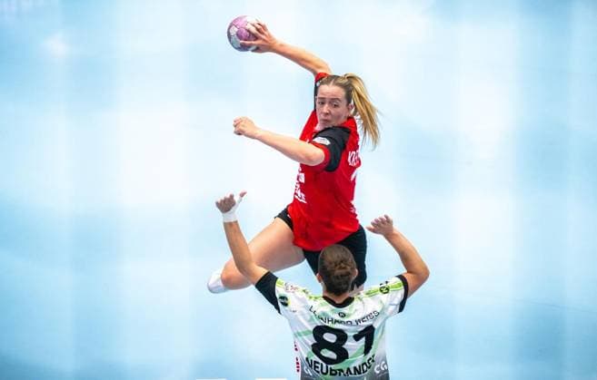 WOMEN S HANDBALL 2026–2027 3RD BUNDESLIGA, MATCHDAY 1: THC FRISCH AUF GÖPPINGEN ** FOR EDITORIAL PURPOSES ONLY ** EDITORIAL USE ONLY ** p 12 09 2026 Bad Langensalza Women’s Handball 1st Bundesliga Women’s Season 2026–2027 Salzhalle Matchday 3 Thüringer HC FRISCH AUF Göppingen in the photo: Levke Kretschmann 17 Thüringer HC in a duel with Lea Neubrander 81 FRISCH AUF Göppingen Germany Thuringia Bad Langensalza Copyright SaschaxFromm Copyright: SaschaxFromm doc87kt6dpejvptneqcf14 ,EDITORIAL USE ONLY Copyright: SaschaxFromm