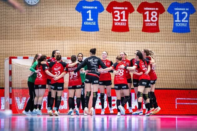 WOMEN S HANDBALL 2026–2027 3RD BUNDESLIGA 1ST MATCHDAY THC FRISCH AUF GÖPPINGEN ** FOR EDITORIAL PURPOSES ONLY ** EDITORIAL USE ONLY ** p 12 09 2026 Bad Langensalza Women’s Handball 1st Bundesliga Women’s Season 2026–2027 Salzhalle Matchday 3 Thüringer HC FRISCH AUF Göppingen In the photo: the THC women celebrate their victory with the fans Germany Thuringia Bad Langensalza Copyright SaschaxFromm Copyright: SaschaxFromm doc87kt2jps8b4tahqzf14 ,EDITORIAL USE ONLY Copyright: SaschaxFromm