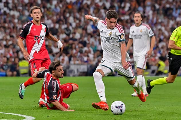 September 12, 2026, Madrid, Madrid, Spain: 8 FEDERICO VALVERDE of Real Madrid CF shoots for goal during the match on Matchday 5 of the 2026 27 National League First Division Championship between REAL MADRID C.F. 4 and RAYO VALLECANO 1, played at the Bernabo u Stadium on September 12, 2026, in Madrid, Spain. Madrid Spain - ZUMAc312 20260912_zsp_c312_018 Copyright: xOscarxManuelxSanchezx