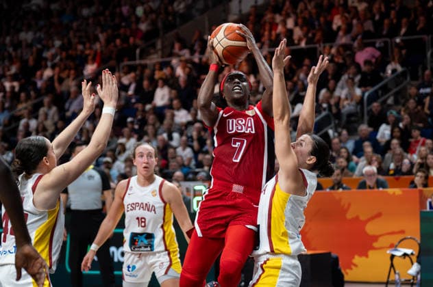 Spain v USA: Semifinal - FIBA Women s Basketball World Cup Germany 2026 Kahleah Copper plays during the FIBA Women s Basketball World Cup 2026 semi-finals match between Spain and United States in Berlin, Germany, on September 12, 2026. Berlin Germany  Copyright: xMarcinxGolbax originalFilename:golba-spainvus260912_np3TD.jpg