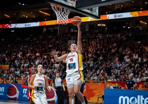 Spain v USA: Semifinal - FIBA Women s Basketball World Cup Germany 2026 Alicia Florez plays during the FIBA Women s Basketball World Cup 2026 semi-finals match between Spain and the United States in Berlin, Germany, on September 12, 2026. Berlin Germany  Copyright: xMarcinxGolbax originalFilename:golba-spainvus260912_npKsC.jpg