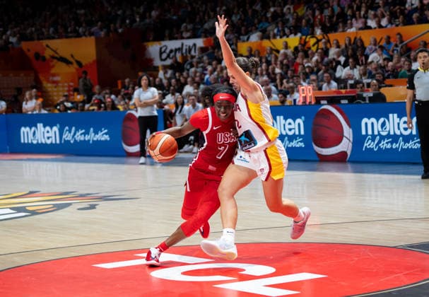 Spain v USA: Semifinal - FIBA Women s Basketball World Cup Germany 2026 Kahleah Copper and Elena Buenavida play during the FIBA Women s Basketball World Cup 2026 semi-finals match between Spain and the United States in Berlin, Germany, on September 12, 2026. Berlin Germany  Copyright: xMarcinxGolbax originalFilename:golba-spainvus260912_npY6x.jpg