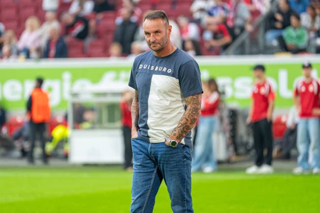 Dietmar Hirsch, MSV Duisburg coach, looks toward the fans; Fortuna Düsseldorf vs. MSV Duisburg, soccer, 3. Liga, Matchday 5, 2026–27 season, September 12, 2026, DFL regulations prohibit any use of photographs as image sequences and or quasi-video, Fortuna Düsseldorf vs. MSV Duisburg, Soccer, 3rd Division, Matchday 5, 2026–27 season, September 12, 2026, Düsseldorf Copyright: xEibner-Pressefoto LukasxBaldygax EP_LBA
