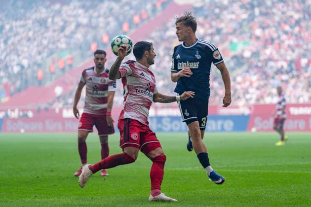 Yassine Bouchama, Fortuna Düsseldorf, 05; Matthias Zimmermann, Fortuna Düsseldorf, 25, is too late in the tackle, Patrick Sussek (MSV Duisburg, 37) heads the ball away. Fortuna Düsseldorf vs. MSV Duisburg, Soccer, 3rd Division, Matchday 5, 2026–27 Season, September 12, 2026, DFL regulations prohibit any use of photographs as image sequences and or quasi-video. Fortuna Düsseldorf vs. MSV Duisburg, soccer, 3rd League, Matchday 5, 2026–27 season, September 12, 2026, Düsseldorf Copyright: xEibner-Pressefoto LukasxBaldygax EP_LBA