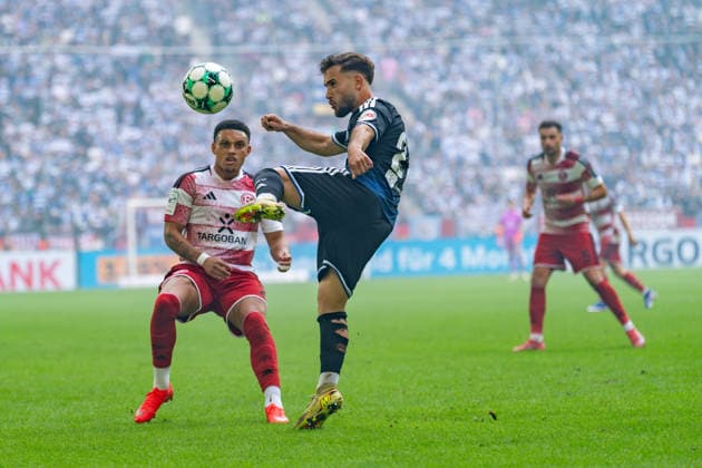 Steven van der Sloot (Fortuna Düsseldorf, No. 02) looks at the ball; Can Coskun (MSV Duisburg, No. 27) makes a spectacular save. Fortuna Düsseldorf vs. MSV Duisburg, Soccer, 3rd Division, Matchday 05, 2026–27 season, September 12, 2026, DFL regulations prohibit any use of photographs as image sequences and or quasi-video. Fortuna Düsseldorf vs. MSV Duisburg, soccer, 3. Liga, Matchday 5, 2026–27 season, September 12, 2026, Düsseldorf Copyright: xEibner-Pressefoto LukasxBaldygax EP_LBA