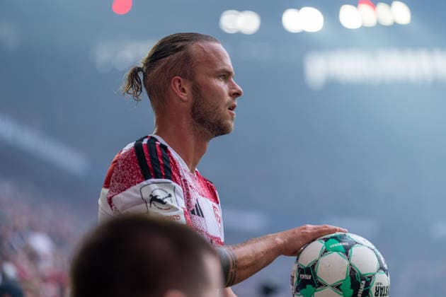 Jorrit Hendrix of Fortuna Düsseldorf, No. 08 taking a throw-in, close-up of Fortuna Düsseldorf vs. MSV Duisburg, soccer, 3. Liga, Matchday 5, 2026–27 season, September 12, 2026, DFL regulations prohibit any use of photographs as image sequences and or quasi-video, Fortuna Düsseldorf vs. MSV Duisburg, soccer, 3. Liga, Matchday 5, 2026–27 season, September 12, 2026, Düsseldorf Copyright: xEibner-Pressefoto LukasxBaldygax EP_LBA
