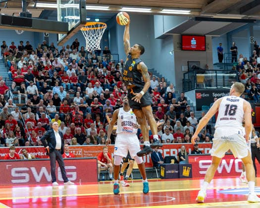 Alexander Williams, GIESSEN 46ers, 06; Nighael Ceaser, NINERS Chemnitz, 22; Till Gloger, GIESSEN 46ers, 18; GIESSEN 46ers vs. Niners Chemnitz, Basketball, Netto BBL Cup, DBB Cup, Matchday 1, 2026–2027 season, September 12, 2026 Giessen 46ers vs. Niners Chemnitz, Basketball, Netto BBL Cup, DBB Cup, Matchday 1, 2026–2027 season, September 12, 2026, Ostpreussenviertel Copyright: xEibner-Pressefoto JoergxHeinrichx EP_JHR