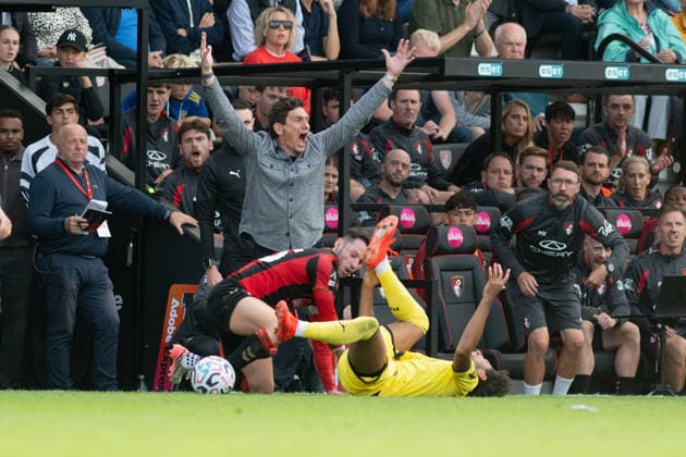 AFC Bournemouth v Brentford, Premier League Brentford Manager Keith Andrews reacts after foul on Kevin Schade by Adam Smith during the AFC Bournemouth v Brentford Premier League match at Vitality Stadium, Bournemouth, England on 12 September 2026 Credit: Andy Thomas Every Second Media Editorial use only. All images are copyright Every Second Media Limited. No images may be reproduced without prior permission. All rights reserved. Premier League and Football League images are subject to licensing agreements with Football DataCo Limited. see https: www.football-dataco.com Copyright: xIMAGO EveryxSecondxMediax ESM-2160-0052 AndyxThomasx xEveryxSecondxMediax