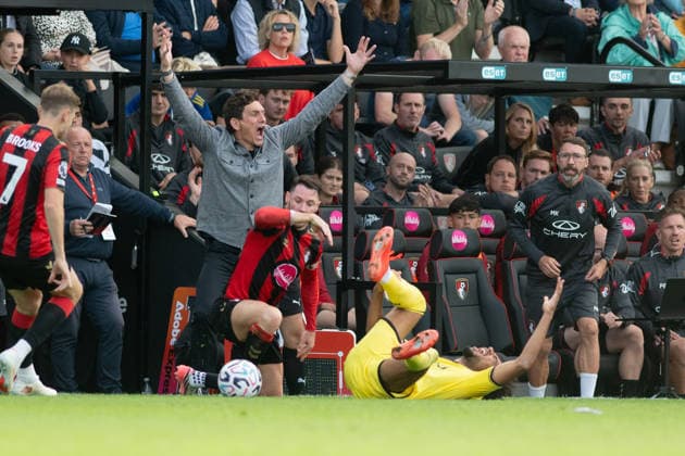 AFC Bournemouth v Brentford, Premier League Brentford Manager Keith Andrews reacts after foul on Kevin Schade by Adam Smith during the AFC Bournemouth v Brentford Premier League match at Vitality Stadium, Bournemouth, England on 12 September 2026 Credit: Andy Thomas Every Second Media Editorial use only. All images are copyright Every Second Media Limited. No images may be reproduced without prior permission. All rights reserved. Premier League and Football League images are subject to licensing agreements with Football DataCo Limited. see https: www.football-dataco.com Copyright: xIMAGO EveryxSecondxMediax ESM-2160-0061 AndyxThomasx xEveryxSecondxMediax