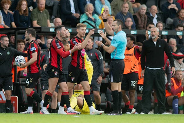 AFC Bournemouth v Brentford, Premier League Adam Smith gets given a yellow card by Referee Jarred Gillett during the AFC Bournemouth v Brentford Premier League match at Vitality Stadium, Bournemouth, England on 12 September 2026 Credit: Andy Thomas Every Second Media Editorial use only. All images are copyright Every Second Media Limited. No images may be reproduced without prior permission. All rights reserved. Premier League and Football League images are subject to licensing agreements with Football DataCo Limited. see https: www.football-dataco.com Copyright: xIMAGO EveryxSecondxMediax ESM-2160-0062 AndyxThomasx xEveryxSecondxMediax