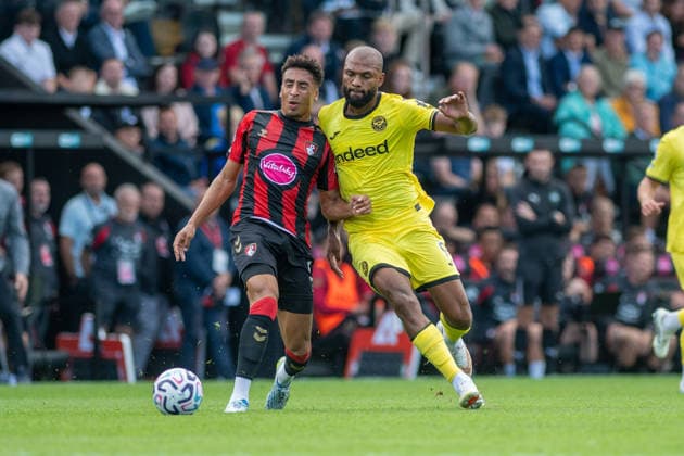 AFC Bournemouth v Brentford, Premier League James Hill and Igor Thiago battle for the ball during the AFC Bournemouth v Brentford Premier League match at Vitality Stadium, Bournemouth, England on 12 September 2026 Credit: Andy Thomas Every Second Media Editorial use only. All images are copyright Every Second Media Limited. No images may be reproduced without prior permission. All rights reserved. Premier League and Football League images are subject to licensing agreements with Football DataCo Limited. see https: www.football-dataco.com Copyright: xIMAGO EveryxSecondxMediax ESM-2160-0068 AndyxThomasx xEveryxSecondxMediax