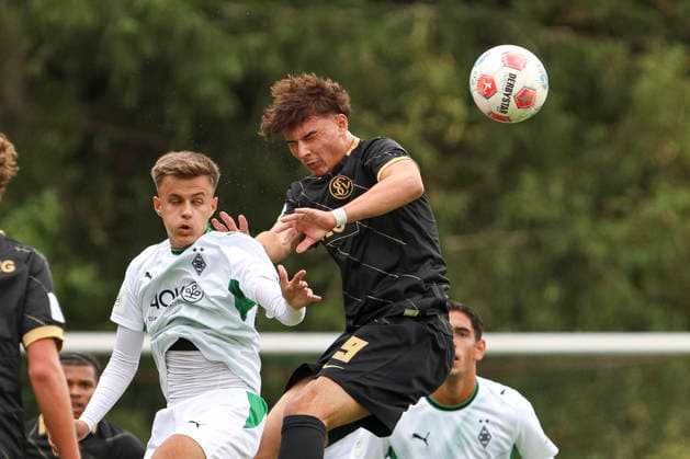 Dismant Rushiti of Borussia Mönchengladbach and Orlind Tushi of SV Elversberg battle for the ball during the A-Junior Bundesliga match between SV Elversberg and Borussia Mönchengladbach at Jungenwald on September 13, 2026, in Püttlingen, Germany Photo by Oliver Kaelke DeFodi Images Dismant Rushiti of Borussia Mönchengladbach and Orlind Tushi of SV Elversberg battle for the ball during the Bundesliga match between SV Elversberg and Borussia Mönchengladbach at am Jungenwald on September 13, 2026 in Puettlingen, Germany. Photo by Oliver Kaelke, DeFodi Images. DFB and DFL regulations prohibit any use of photographs as image sequences and or quasi-video. Photo by Oliver Kaelke, DeFodi Images.