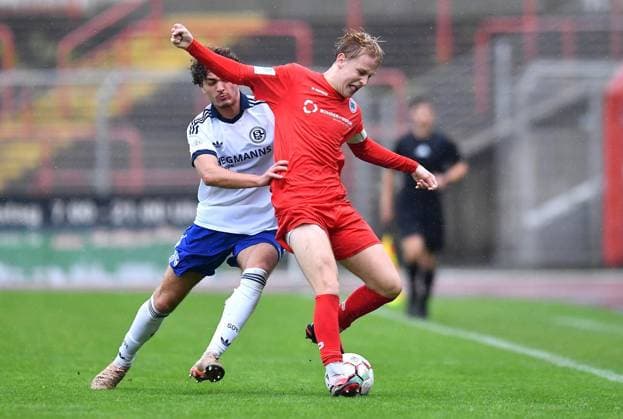 Rot Weiß Oberhausen U19 vs. Schalke 04 U19 ** FOR EDITORIAL USE ONLY ** EDITORIAL USE ONLY ** p Soccer U19 DFB Youth League Group H Matchday 6 Rot-Weiss Oberhausen U19 vs. Schalke 04 U19 on September 13, 2026, at the Niederrhein Stadium in Oberhausen Jakob Brune of Rot-Weiss Oberhausen U19, in the foreground: Jamey Tasdelen of Schalke 04 U19; in the background: Germany, North Rhine-Westphalia, Oberhausen. Copyright ThorstenxTillmann Copyright: ThorstenxTillmann doc87kzbfoqumb7hc60ez4 ,EDITORIAL USE ONLY Copyright: ThorstenxTillmann