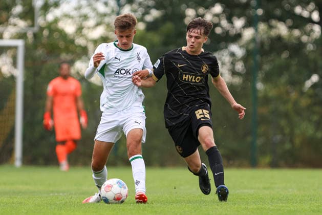 Dismant Rushiti of Borussia Mönchengladbach and Robin Heydt of SV Elversberg battle for the ball during the U-19 Bundesliga match between SV Elversberg and Borussia Mönchengladbach at Jungenwald on September 13, 2026, in Püttlingen, Germany. Photo by Oliver Kaelke, DeFodi Images. Dismant Rushiti of Borussia Mönchengladbach and Robin Heydt of SV Elversberg battle for the ball during the Under-19 Bundesliga match between SV Elversberg and Borussia Mönchengladbach at am Jungenwald on September 13, 2026 in Puettlingen, Germany. Photo by Oliver Kaelke, DeFodi Images. DFB and DFL regulations prohibit any use of photographs as image sequences and or quasi-video. Photo by Oliver Kaelke, DeFodi Images.