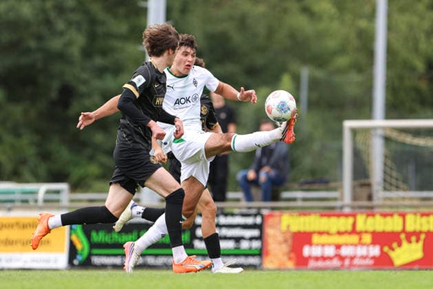 Mathis Wack of SV Elversberg and Filip Zahalka of Borussia Mönchengladbach battle for the ball during the Under-19 Bundesliga match between SV Elversberg and Borussia Mönchengladbach at Jungenwald on September 13, 2026, in Püttlingen, Germany Photo by Oliver Kaelke DeFodi Images Mathis Wack of SV Elversberg and Filip Zahalka of Borussia Mönchengladbach battle for the ball during the Under-19 Bundesliga match between SV Elversberg and Borussia Mönchengladbach at am Jungenwald on September 13, 2026 in Puettlingen, Germany. Photo by Oliver Kaelke, DeFodi Images. DFB and DFL regulations prohibit any use of photographs as image sequences and or quasi-video. Photo by Oliver Kaelke, DeFodi Images.