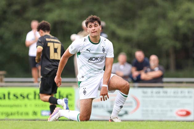 Filip Zahalka of Borussia Mönchengladbach looks dejected during the U-19 Bundesliga match between SV Elversberg and Borussia Mönchengladbach at Jungenwald on September 13, 2026, in Püttlingen, Germany. Photo by Oliver Kaelke, DeFodi Images. Filip Zahalka of Borussia Mönchengladbach looks dejected during the Under-19 Bundesliga match between SV Elversberg and Borussia Mönchengladbach at am Jungenwald on September 13, 2026 in Puettlingen, Germany. Photo by Oliver Kaelke, DeFodi Images. DFB and DFL regulations prohibit any use of photographs as image sequences and or quasi-video. Photo by Oliver Kaelke, DeFodi Images.