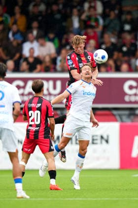 Eredivisie: Excelsior Rotterdam v FC Utrecht Rotterdam - Jan Plug wins a header that is challenged by Dani de Wit during the sixth competition round of the 2026 2027 Eredivisie season. The match is set between Excelsior Rotterdam and FC Utrecht at Stadion Woudestein on 13 September 2026 in Rotterdam, Netherlands. (Hero Images Nick Koole) Copyright: xNickxKoolex