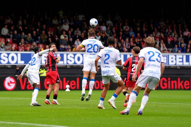 Eredivisie: Excelsior Rotterdam v FC Utrecht Rotterdam - Dani de Wit heads the ball clear during the sixth competition round of the 2026 2027 Eredivisie season. The match is set between Excelsior Rotterdam and FC Utrecht at Stadion Woudestein on 13 September 2026 in Rotterdam, Netherlands. (Hero Images Nick Koole) Copyright: xNickxKoolex