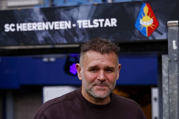 HEERENVEEN , 13-09-2026 , Abe Lenstra Stadium , season 2026 2027 , Dutch Eredivisie football . match between SC Heerenveen and Telstar, Picture shows Telstar-trainer Henk Brugge Heerenveen - Telstar  x206984566x Copyright: