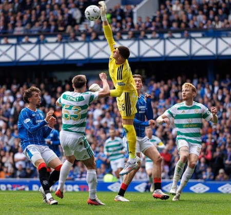 130926 Rangers v Celtic: Sam Johnstone clears  Copyright: xWilliexVassx NINTCHDBPICT001108073550