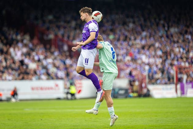 L R Robin Meissner (VfL Osnabrück), 11, in a header duel with Julian Eitschberger (Hertha BSC), 02 GER, VfL Osnabrück vs. Hertha BSC, Soccer, 2. Bundesliga, Matchday 5, 2026–2027 season, September 13, 2026 DFL regulations prohibit any use of photographs as image sequences and or quasi-video GER, VfL Osnabrück vs. Hertha BSC, Soccer, 2. Bundesliga, Matchday 5, 2026–2027 season, September 13, 2026, Osnabrück Copyright: xEibner-Pressefoto JanxRollingerx EP_JSK