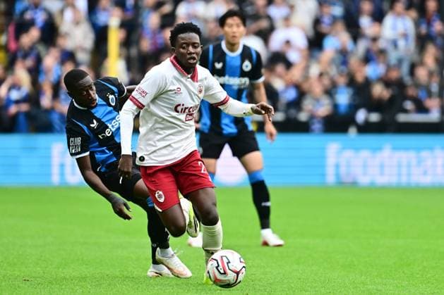 Club Brugge v Royal Antwerp FC - Jupiler Pro League BRUGGE, BELGIUM - SEPTEMBER 13 : Forbs Carlos forward of Club Brugge and Fofana Modibo midfielder of Royal Antwerp FC battle for the ball during the Jupiler Pro League match between Club Brugge and Royal Antwerp FC on September 13, 2026 in Brugge, Belgium, 13 09 2026 Brugge Belgium  Copyright: xPeterxDexVoechtx
