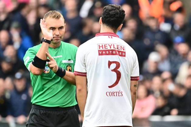 Club Brugge v Royal Antwerp FC - Jupiler Pro League BRUGGE, BELGIUM - SEPTEMBER 13 : referee Laforge Nicolas amd Cortes Alvaro defender of Royal Antwerp FC pictured during the Jupiler Pro League match between Club Brugge and Royal Antwerp FC on September 13, 2026 in Brugge, Belgium, 13 09 2026 Brugge Belgium  Copyright: xPeterxDexVoechtx