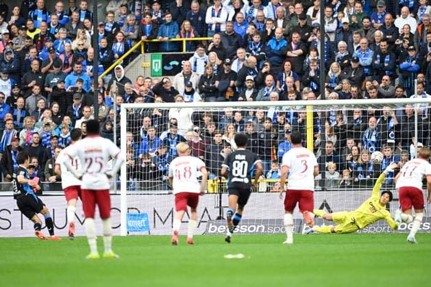 Club Brugge v Royal Antwerp FC - Jupiler Pro League BRUGGE, BELGIUM - SEPTEMBER 13 : Vetlesen Hugo midfielder of Club Brugge scoring a penalty during the Jupiler Pro League match between Club Brugge and Royal Antwerp FC on September 13, 2026 in Brugge, Belgium, 13 09 2026 Brugge Belgium  Copyright: xNicoxVereeckenx