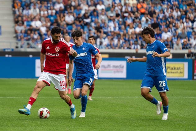 September 13, 2026, xjyhynx, Soccer 2. Bundesliga, Karlsruher SC vs. Energie Cottbus, Tolcay Cigerci 10, Energie Cottbus in a tackle with Deniz Ofli 3, Karlsruher SC and Danyal Zor 26, Karlsruher SC DFL DFB REGULATIONS PROHIBIT ANY USE OF PHOTOGRAPHS AS IMAGE SEQUENCES AND OR QUASI-VIDEO Karlsruhe