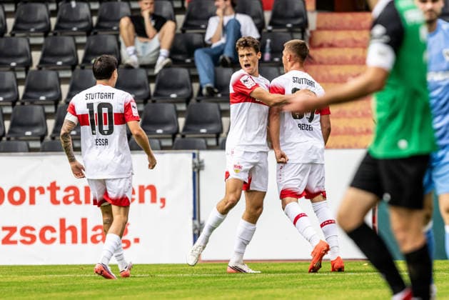 VfB Stuttgart II vs. SC Preussen Münster, Soccer, 3. Liga, Matchday 5, WIRmachenDRUCK Arena Großaspach, September 13, 2026. Goal celebration, cheers, and joy after Lauri Penna of VfB Stuttgart II scored the 1-0 goal with a shot on goal, 07 (left) Nicolas Sessa, VfB Stuttgart II, 10, Lauri Penna, VfB Stuttgart II, 07, Enis Redzepi, VfB Stuttgart II, 39 VfB Stuttgart II vs. SC Preussen Münster, Soccer, 3rd Division, Matchday 5, WIRmachenDRUCK Arena Großaspach, September 13, 2026. Photo by Lucca Fundel, Großaspach, WIRmachenDRUCK Arena, Baden-Württemberg, Germany