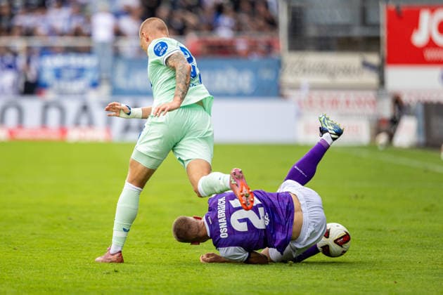 L R Jon Dagur Thorsteinsson (Hertha BSC, 23) in a tackle with Adrian Beck (VfL Osnabrück, 21, GER), VfL Osnabrück vs. Hertha BSC, Soccer, 2. Bundesliga, Matchday 5, 2026–2027 season, September 13, 2026 DFL regulations prohibit the use of photographers’ images as image sequences and or quasi-video (GER), VfL Osnabrück vs. Hertha BSC, Soccer, 2. Bundesliga, Matchday 5, 2026–2027 season, September 13, 2026 Osnabrück Copyright: xEibner-Pressefoto JanxRollingerx EP_JSK