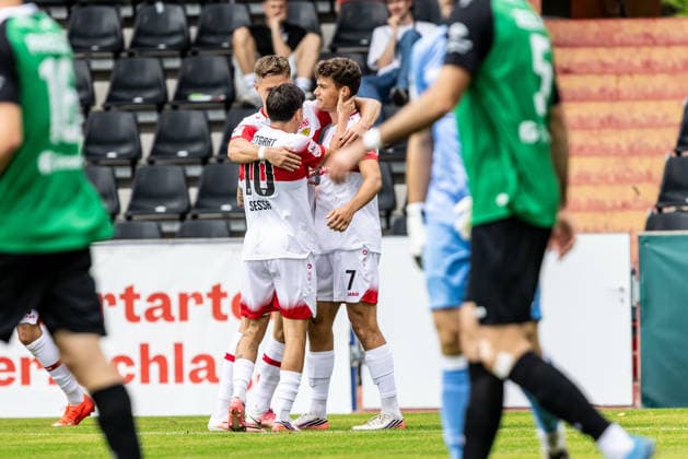 VfB Stuttgart II vs. SC Preussen Münster, Soccer, 3. Liga, Matchday 5, WIRmachenDRUCK Arena Großaspach, September 13, 2026—Goal celebration, cheers, joy after the goal; Lauri Penna of VfB Stuttgart II scores the 1–0 goal, 07 (from left) Nicolas Sessa (VfB Stuttgart II), 10, Lauri Penna (VfB Stuttgart II), 07 VfB Stuttgart II vs. SC Preussen Münster, Soccer, 3rd Division, Matchday 5, WIRmachenDRUCK Arena Großaspach, September 13, 2026. Photo by Lucca Fundel, Großaspach, WIRmachenDRUCK Arena, Baden-Württemberg, Germany
