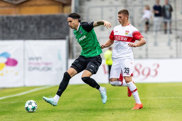 VfB Stuttgart II vs. SC Preussen Münster, Soccer, 3rd Division, Matchday 5, WIRmachenDRUCK Arena Großaspach, September 13, 2026; from left: Antonio Tikvic (SC Preussen Münster), 04, Enis Redzepi (VfB Stuttgart II), 39 VfB Stuttgart II vs. SC Preussen Münster, Soccer, 3rd Division, Matchday 5, WIRmachenDRUCK Arena Großaspach, September 13, 2026. Photo by Lucca Fundel, Großaspach, WIRmachenDRUCK Arena, Baden-Württemberg, Germany